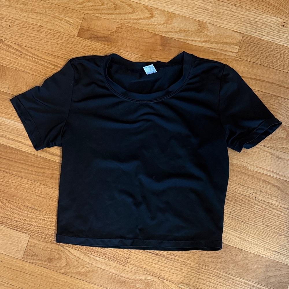 Black Short Sleeve Crop Top
